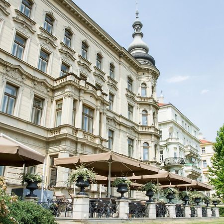Le Palais Art Hotel Praha Bagian luar foto