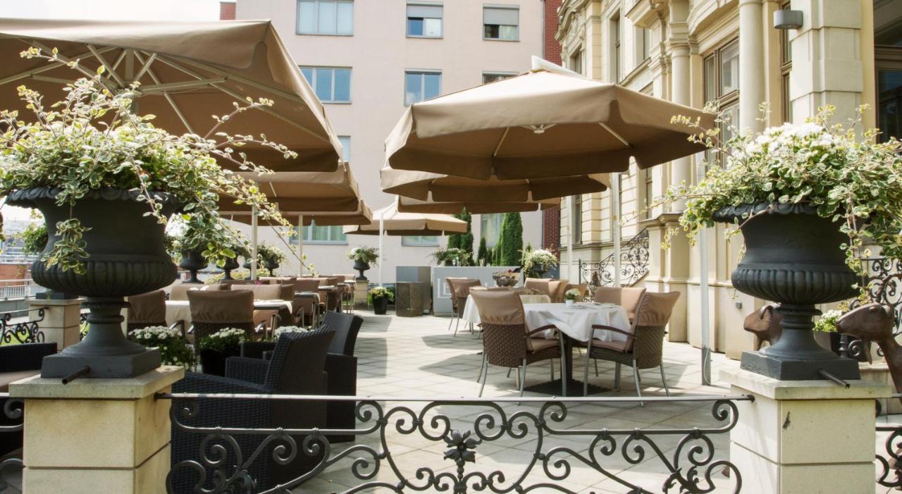 Le Palais Art Hotel Praha Bagian luar foto The Terrace at the Mandarin Oriental, Munich