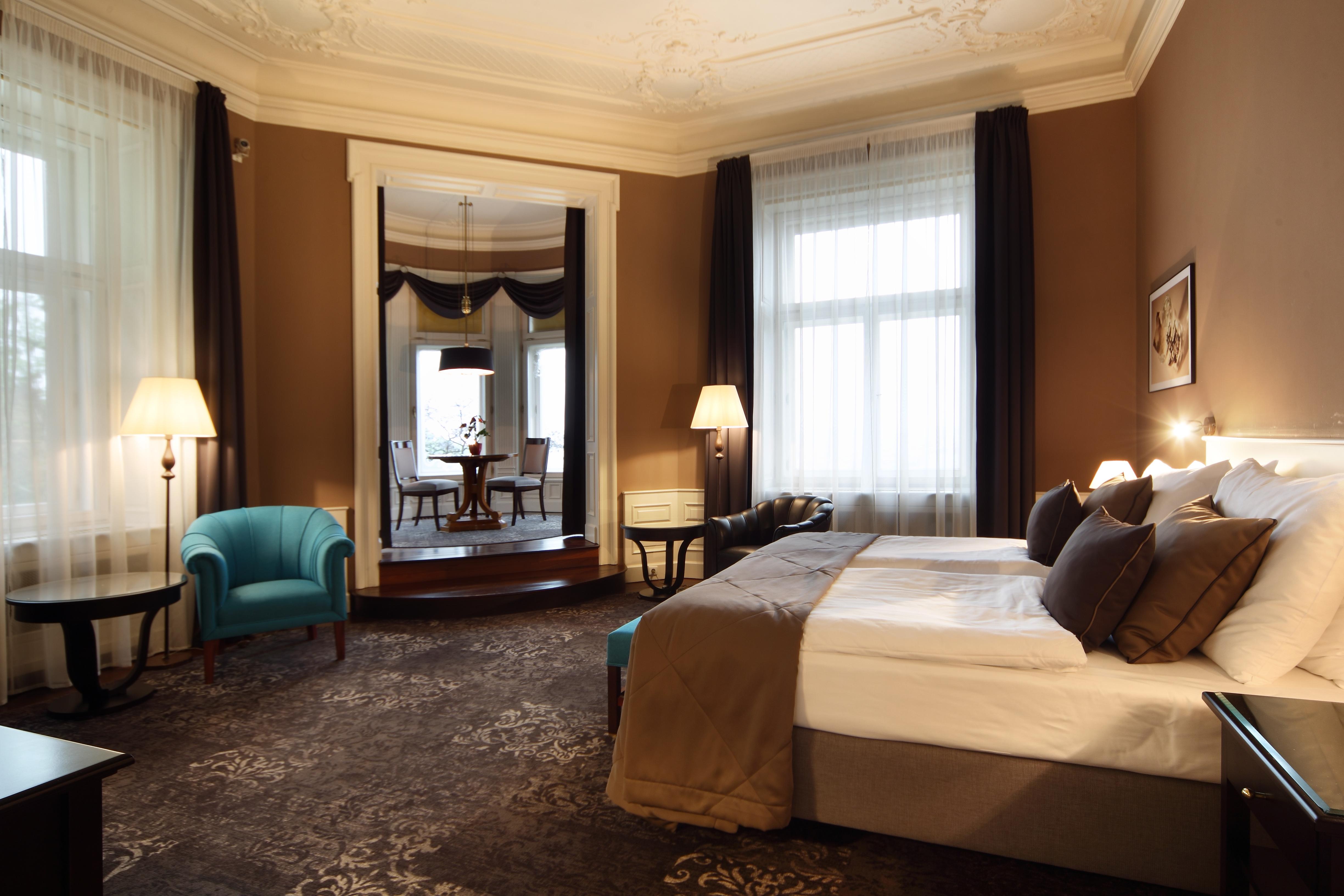Le Palais Art Hotel Praha Bagian luar foto A suite at the Hotel Axelmannstein