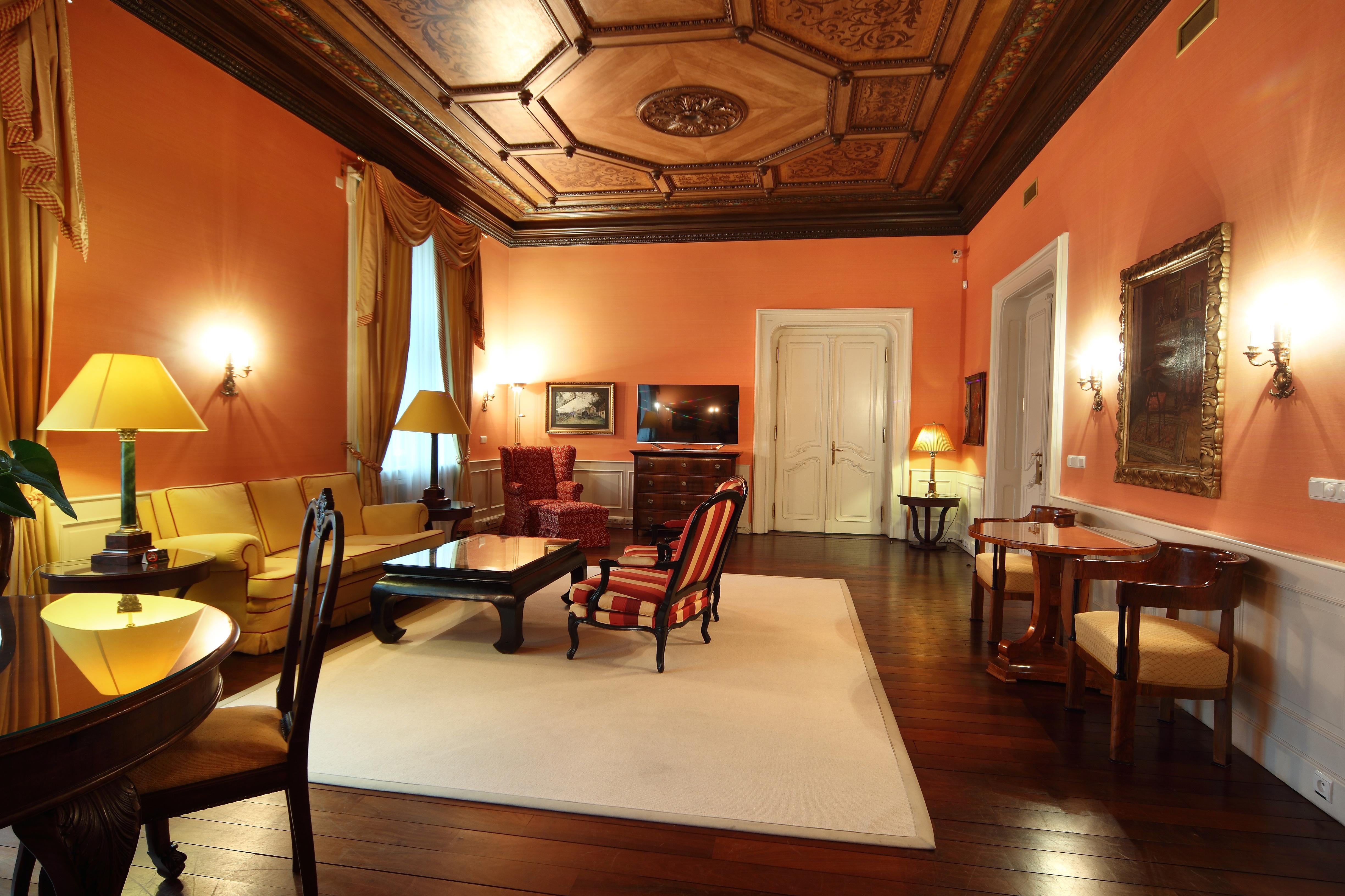 Le Palais Art Hotel Praha Bagian luar foto The living room of the presidential suite