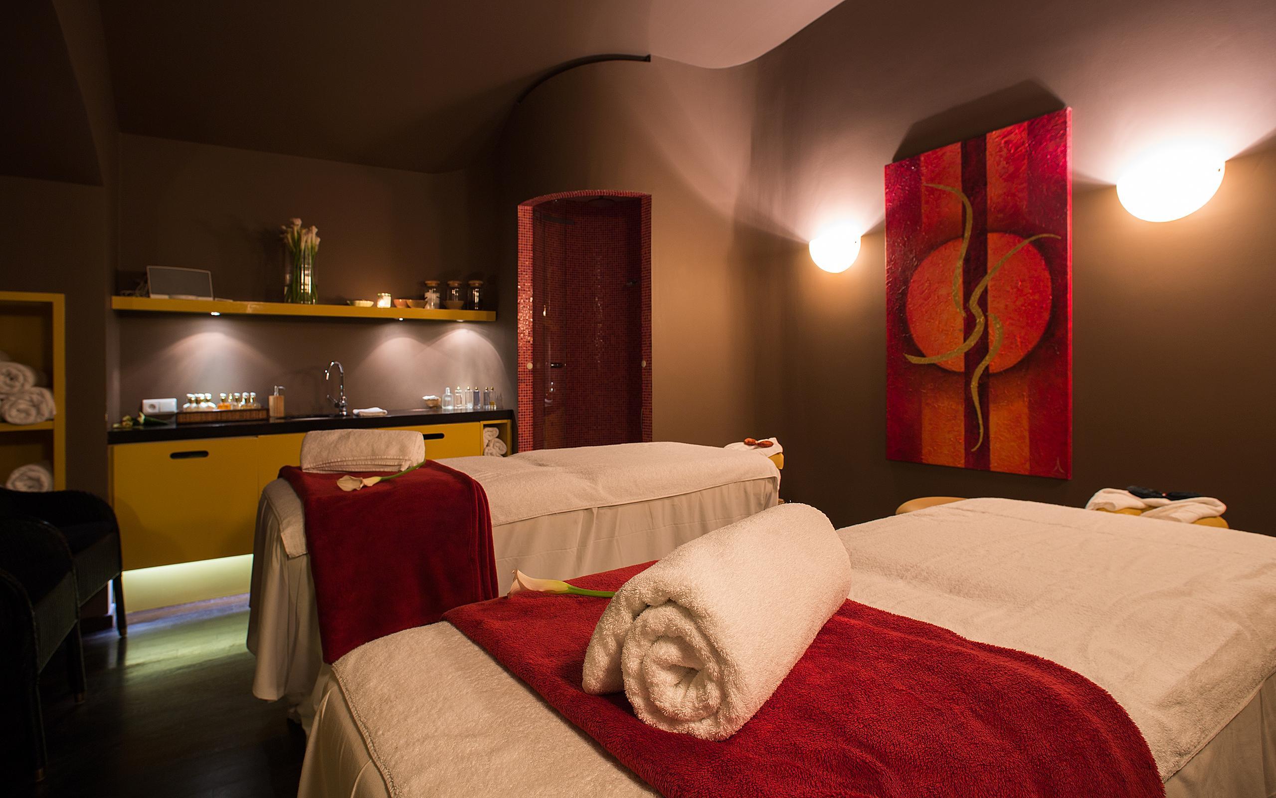 Le Palais Art Hotel Praha Bagian luar foto A spa in Paris