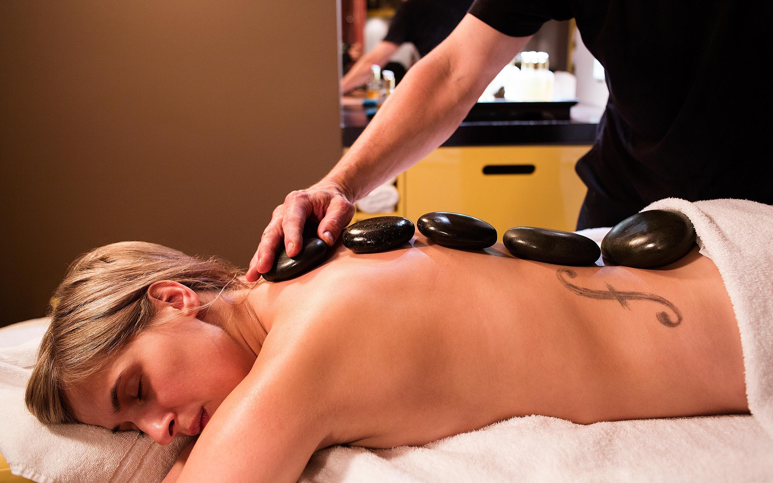 Le Palais Art Hotel Praha Bagian luar foto Hot stone massage