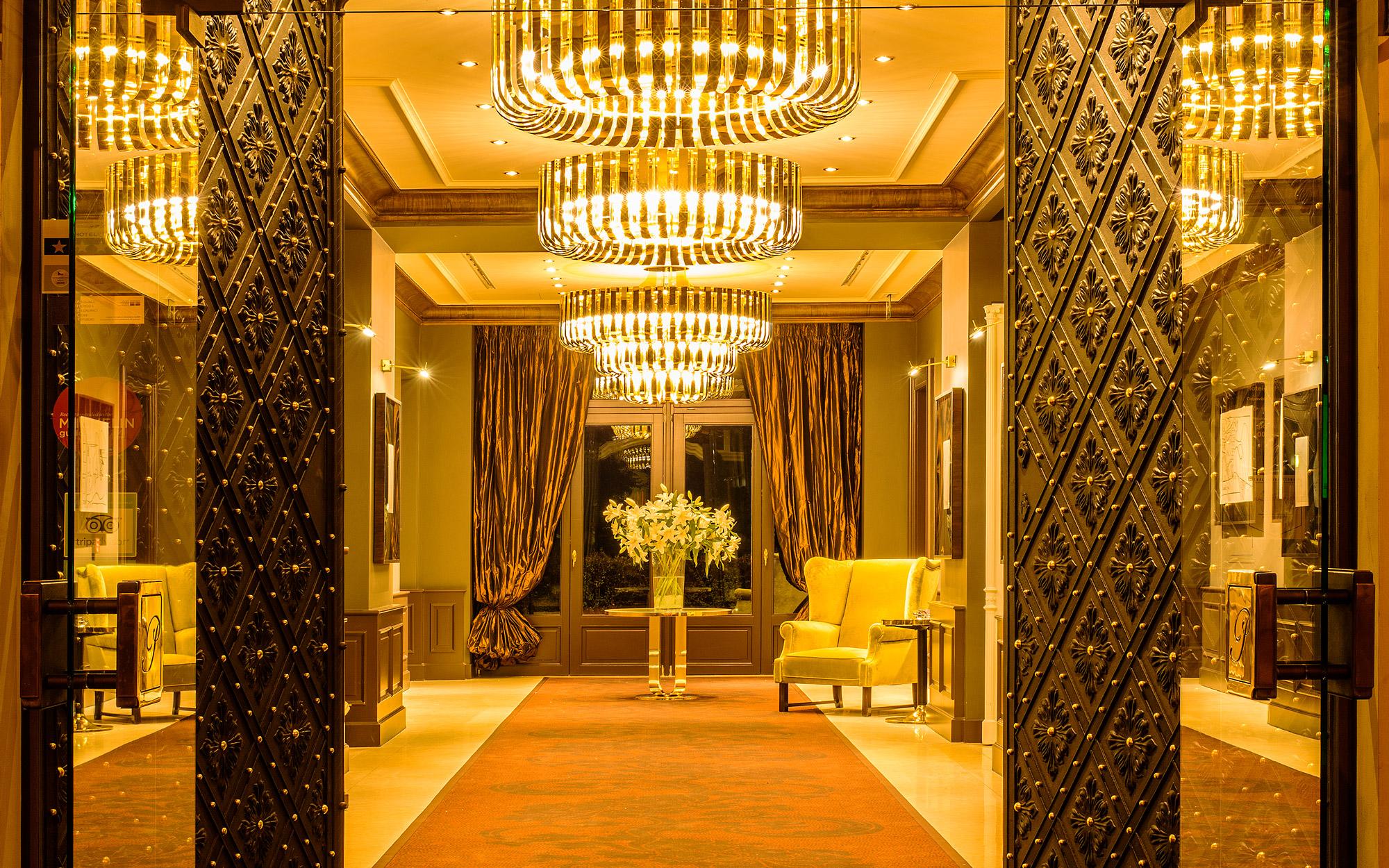 Le Palais Art Hotel Praha Bagian luar foto The lobby of the hotel