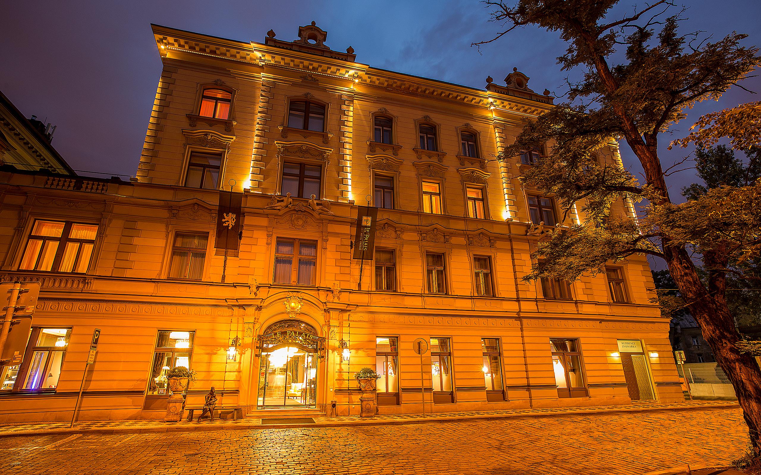 Le Palais Art Hotel Praha Bagian luar foto