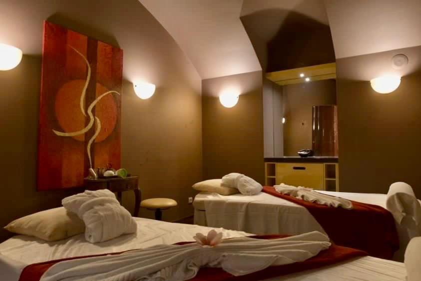 Le Palais Art Hotel Praha Bagian luar foto A spa in a hotel
