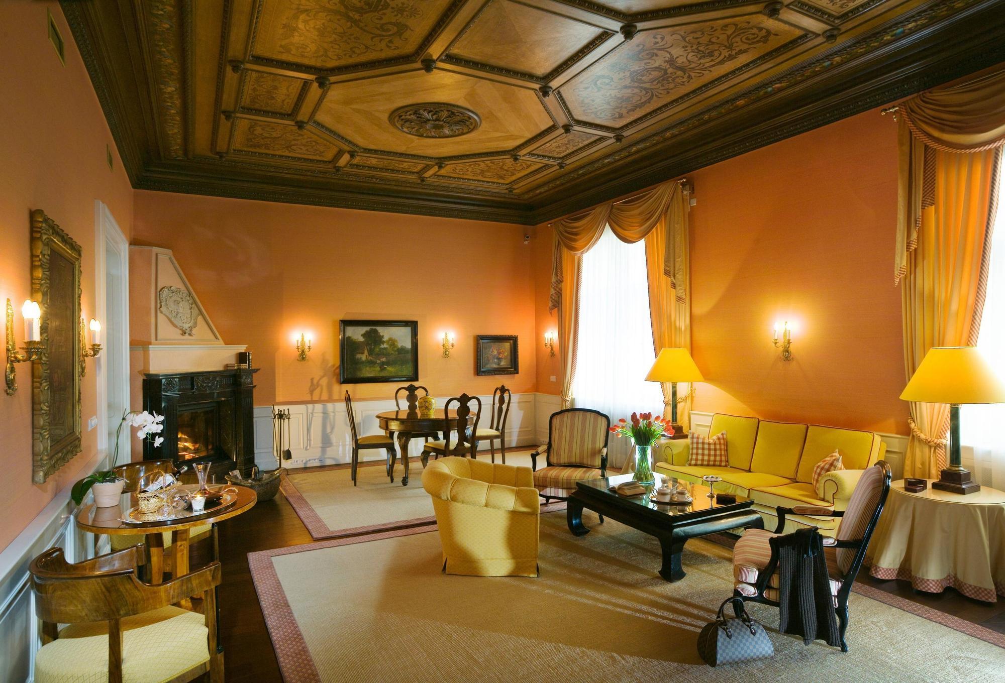 Le Palais Art Hotel Praha Ruang foto The living room