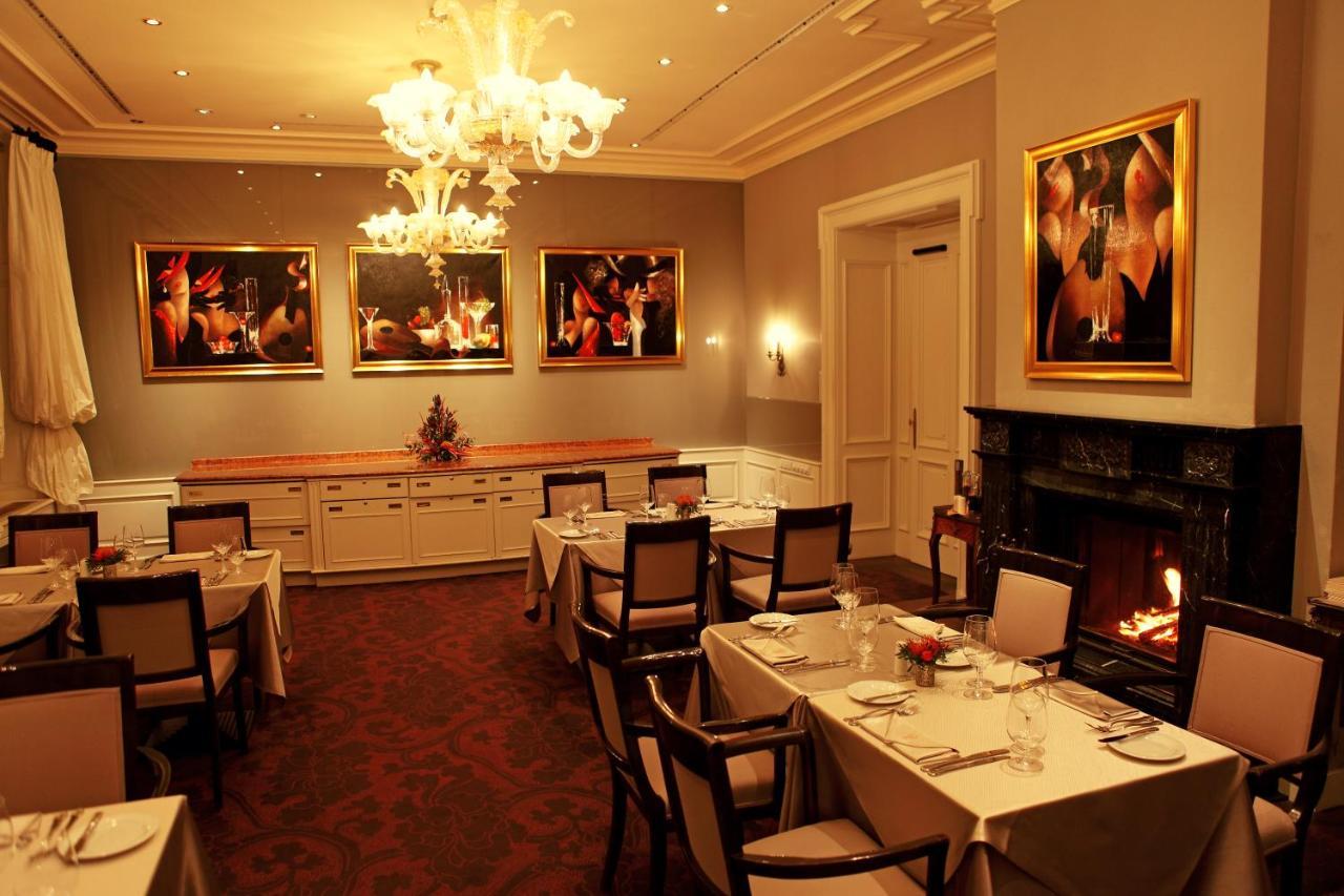 Le Palais Art Hotel Praha Bagian luar foto The restaurant's interior